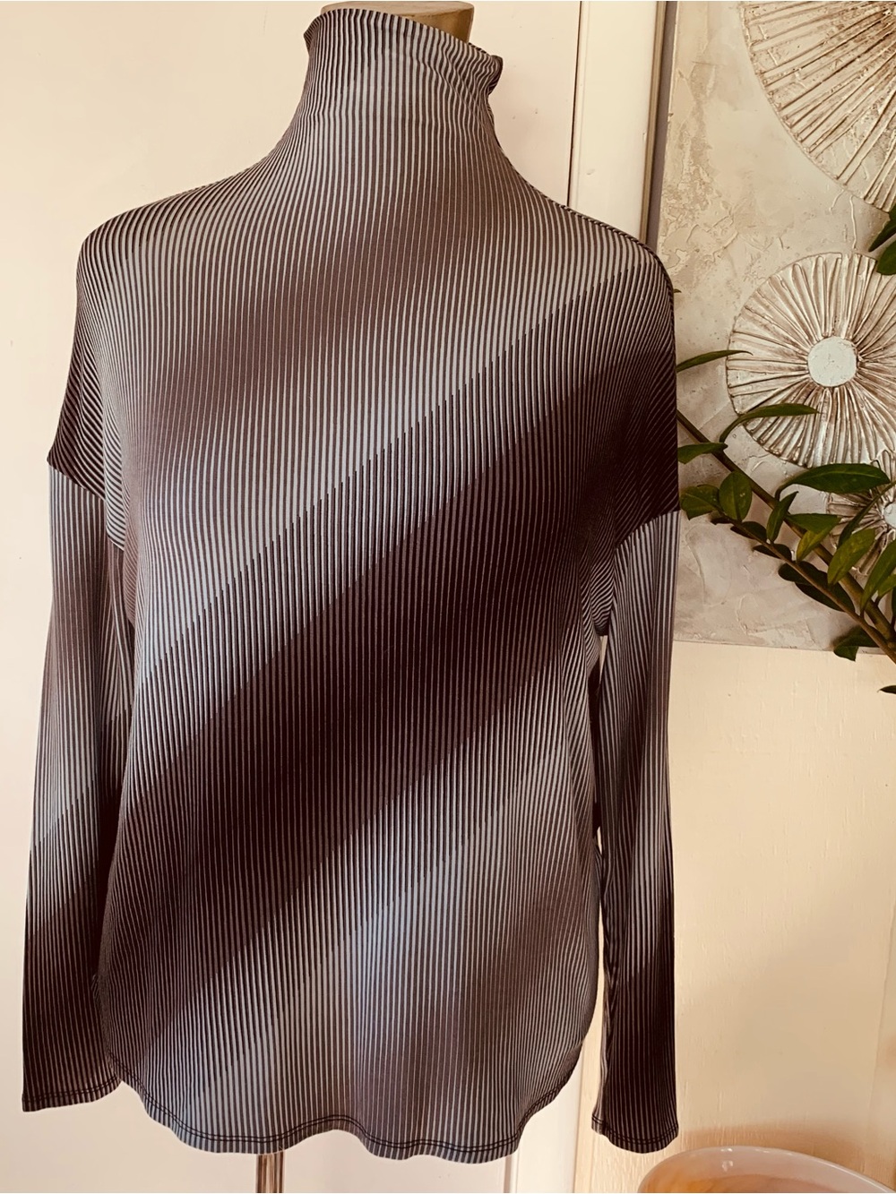 NWT BCBG Rayon High Neck Long Sleeve Top size L